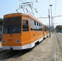 Столична община търси начин за достъп до трамвая на хора с увреждания