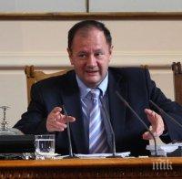 Михаил Миков - вторият Петър Младенов 