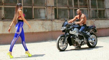 райна опасна близост татуиран мускулест мъжага видео