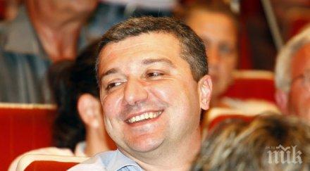 стойнев всички сме бъдещия лидер важното работим една социална държава