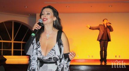 катя ритон пръска стотачки цветя