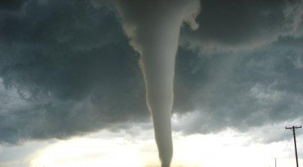 мощно торнадо вся паника бостън видео