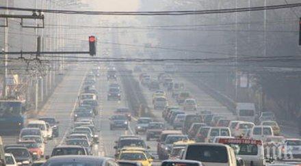 дъжд валя нощна софия пътните настилки мокри