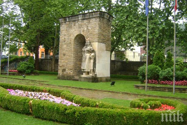 Католици помагат на пострадалите от наводнението в Дряново 