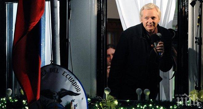 Създателят на Уикилийкс става модна икона