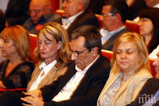 Орешарски и министри от кабинета уважиха конгреса на БСП (снимки)