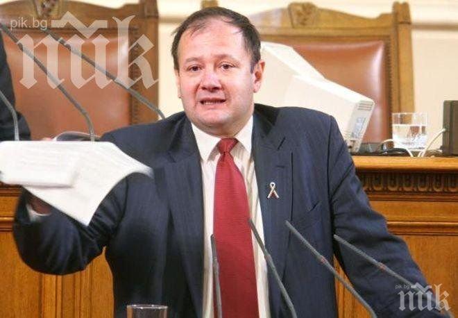 Миков вече полива победата в компанията на Йотова и Вигенин (снимки)