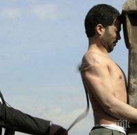 Осъдиха мъж на 3 години и 450 удара с камшик за гей флирт в 