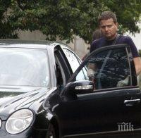 Само в „ПИК”! Цецо от „Ку-ку бенд” баровец като Слави – подкара „Мерцедес” (папарашки снимки)