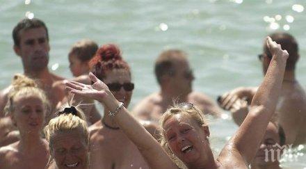 полицаите погват нудистите