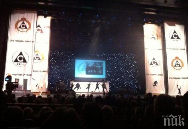 Масова смърт на рап концерт на плажа в Конакри