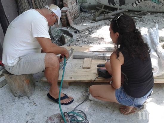 Нови авторски скулптури обогатяват градския интериор на Бургас