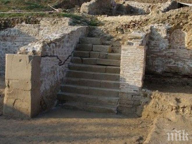 Тракийските храмове край Старосел се рушат, няма да издържат до зимата
