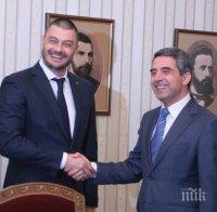 Бареков дава политическото си доверие на Плевнелиев за справяне с кризата с КТБ (обновена + снимки)