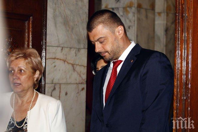 Бареков на консултациите: ГЕРБ и ДПС да се съберат в понеделник и да гласуват бюджета
