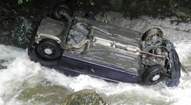 Откриха мъртъв мъжа, паднал в река Вит след катастрофа