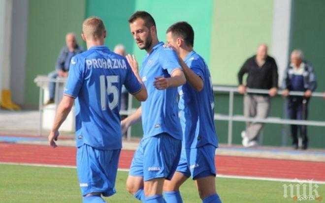 Левски излиза за първа победа, Мурсия с куп проблеми