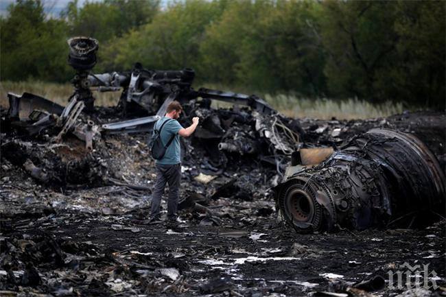70 експерти работят на мястото на самолетната катастрофа в Украйна 
