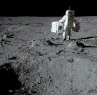 САЩ планирали да взривят Луната 