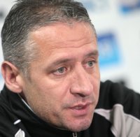 мартин кушев нападна футболистите