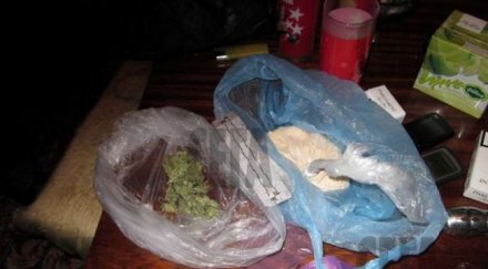 спипаха непълнолетен амфетамини канабис