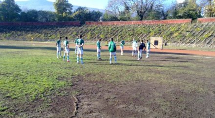 треньор дюш пик децата искат играят футбол