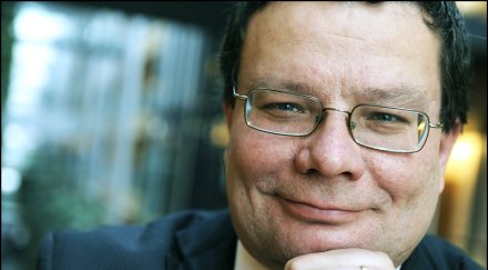 министърът отбраната чехия подава оставка