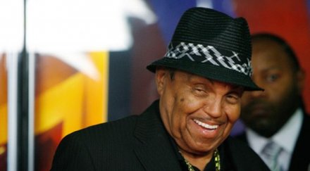 бащата майкъл джексън получи инсулт