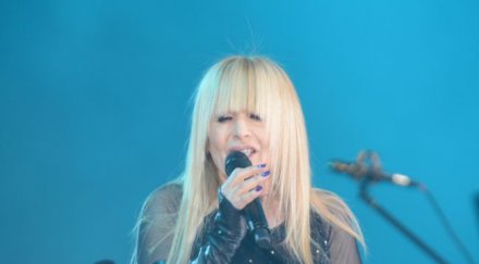 гласът лили убива мозъчни клетки