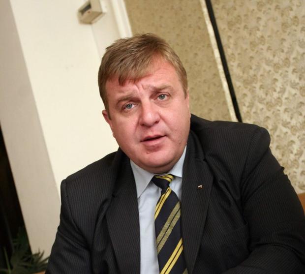 Каракачанов: Няма да търпим хора, които искат да ни режат главите