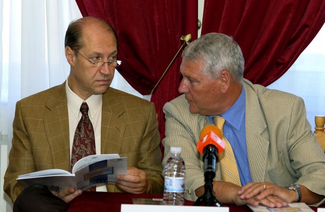 Обвинител №1 трябва да е прокурор