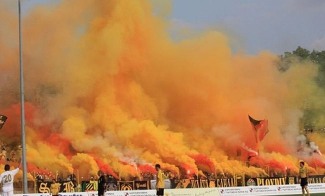 Лудогорец измъкна успех срещу Ботев (Пд) в скандален мач