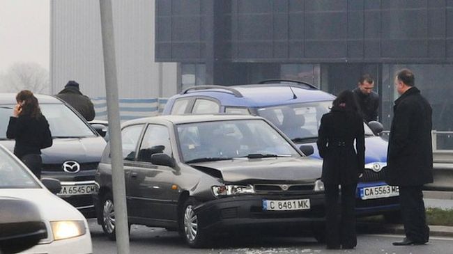 Верижна катастрофа на Околовръстното на София (снимка)