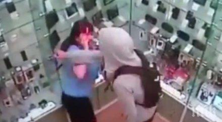 зверство камери заснеха жестоко убийство продавачка видео