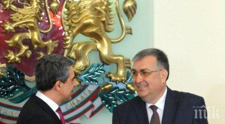 започва масова чистка властта министерствата слагат правилни хора