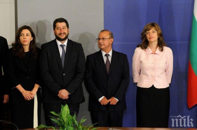 Орешарски отстъпва властта на Близнашки (снимки от церемонията)