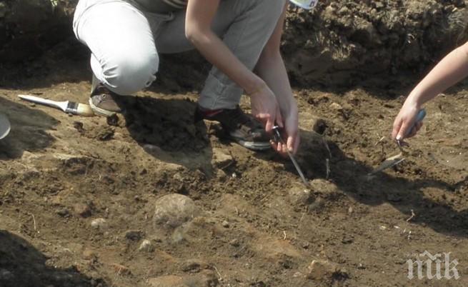 Лудост! Скърбящи родители замразиха телата на загиналите си деца (снимка 18+)