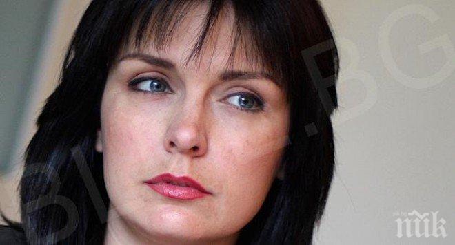 Хитро! Жени Калканджиева отказва цигарите с хипноза
