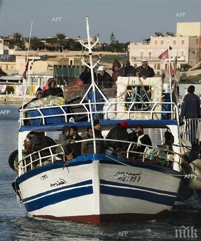 През почивните дни италианският флот е спасил над 2700 души