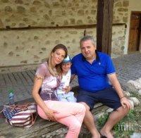 Уникум! Емилия с колие за 40 бона от Коко Динев
