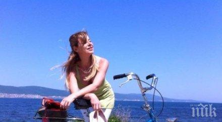 мира добрева свали старо колело снимка