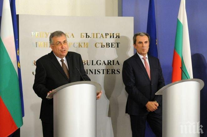 Потвърдено! Всички заместник-министри си тръгват с Орешарски