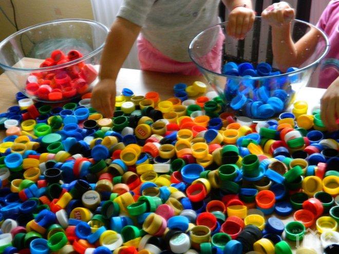 В Хасково събират пластмасови капачки за благотворителност
