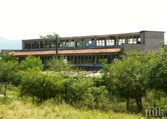 Около 40 жилищни сгради са засегнати от взрива в Костенец