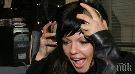 галена все често изпада депресии