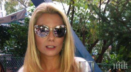 звездно трио венета райкова алисия христина благо забавляват вино столично заведение снимка