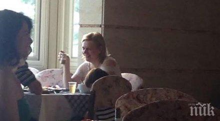 ексклузивно пик терзиева отдъхва станцията властта въпреки вече министър бившата шефка строителството събира тен кадровите скандали папарашки снимки