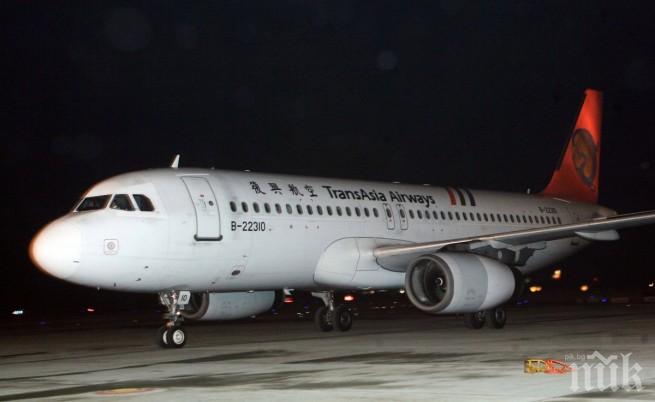 Турският самолет кацнал аварийно в София заради подозрителен лаптоп