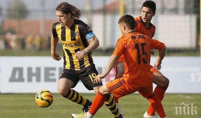 Ботев (Пловдив) и Литекс спретнаха зрелищен двубой, феноменален гол на Балтанов