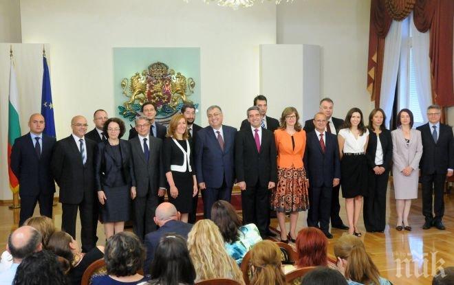 Изненада! Кабинетът „Близнашки” все пак ще тегли заеми – общо 500 млн. лева през август и септември